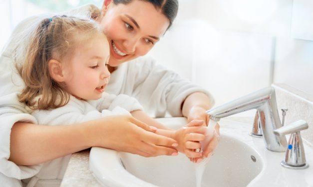 Wat is de beste methode om je handen te wassen en af te drogen?